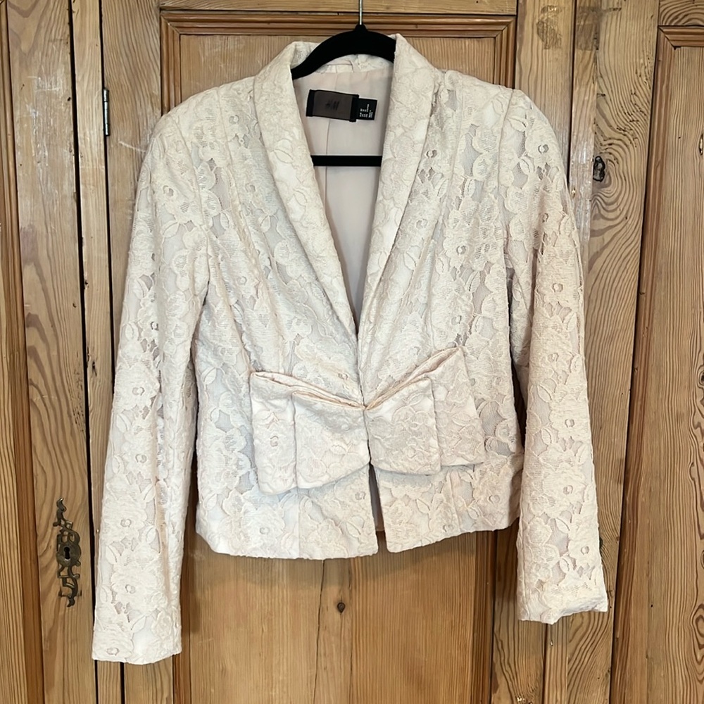 H&M lace semi cropped jacket size 10